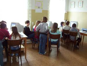 D�ti zde maj� p��stup k internetu. (PC krou�ek)